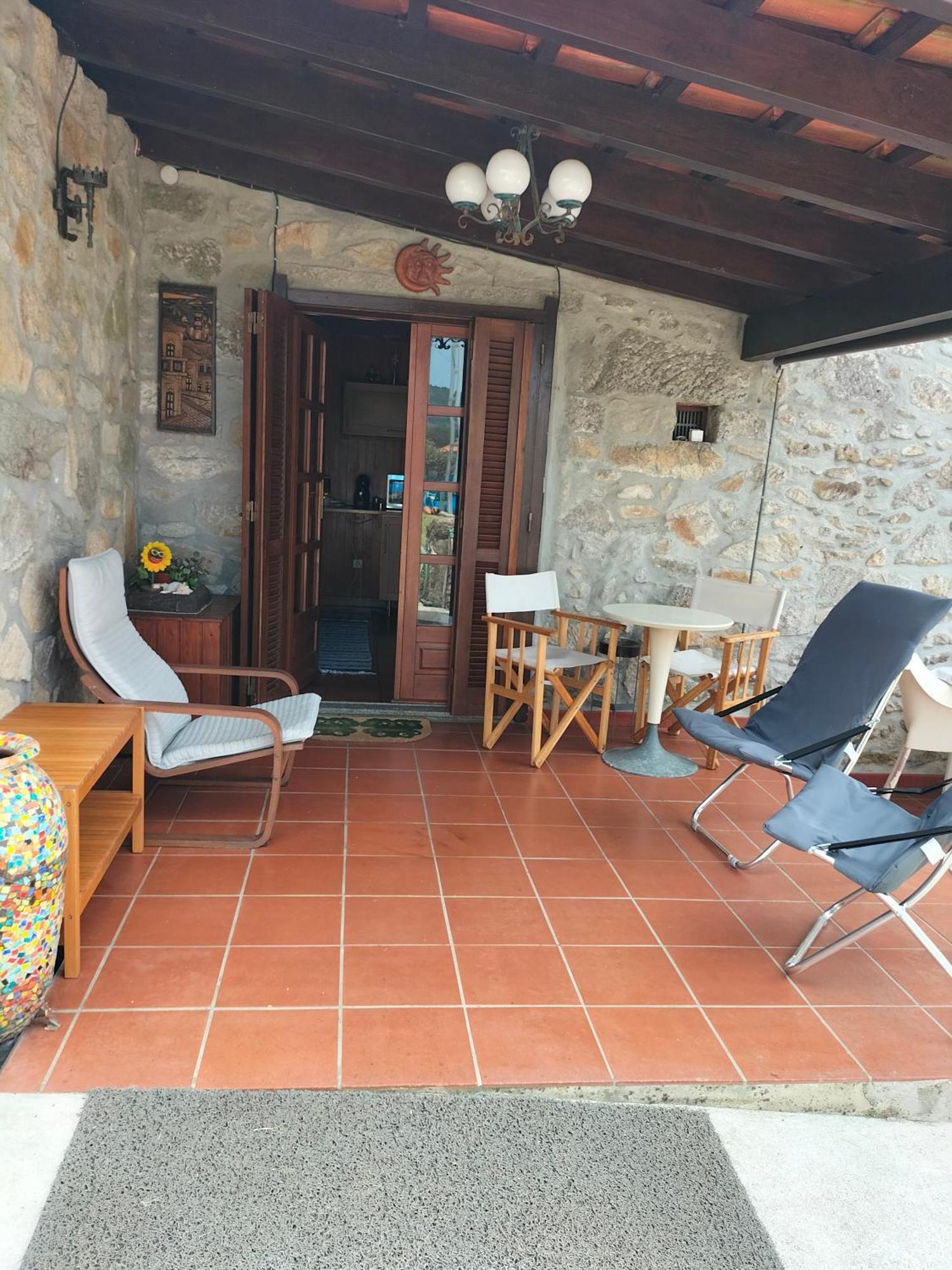 아피프 Casa De Madeira E Pedra 빌라 외부 사진
