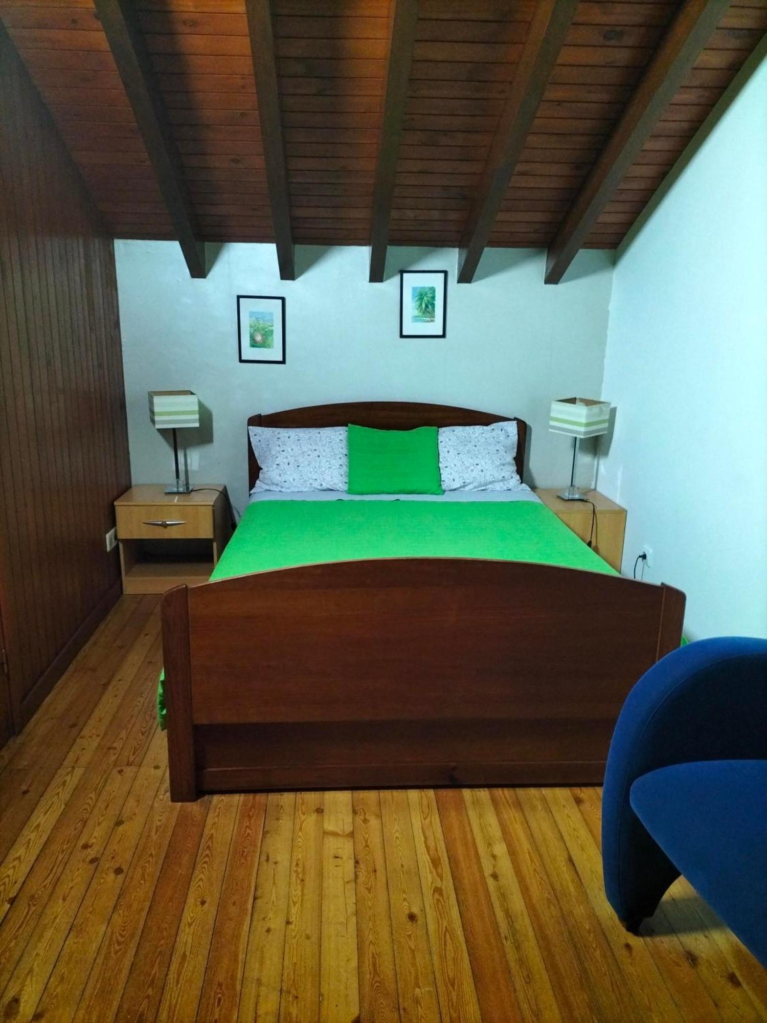 아피프 Casa De Madeira E Pedra 빌라 외부 사진